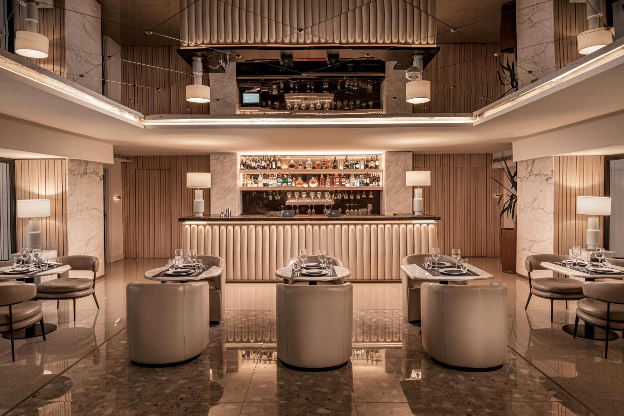 Radisson Blu Center Hotel 5*